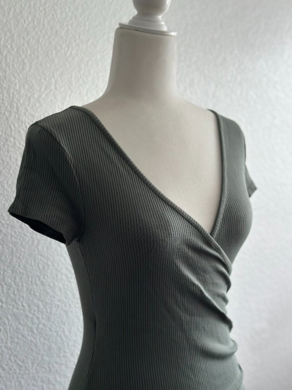 Lulus Olive Green Ribbed Wrap Bodysuit Small Stretch V-Neck Short Sleeve - Picture 4 of 8